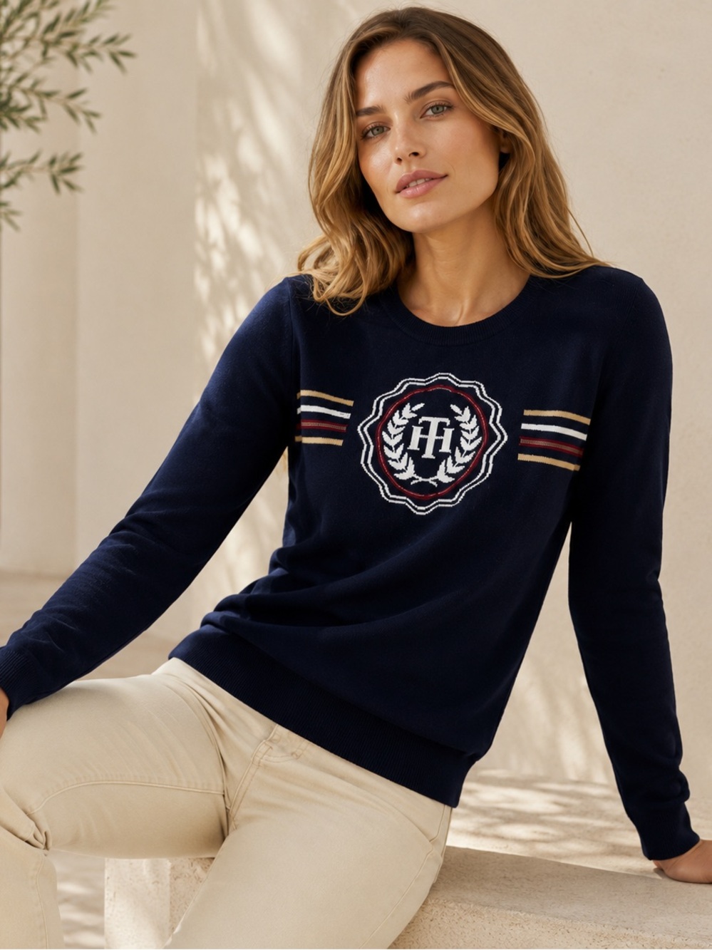 NEW - Tommy Hilfiger Women Navy Crest Crewneck Sweater Preppy Chic, Size L